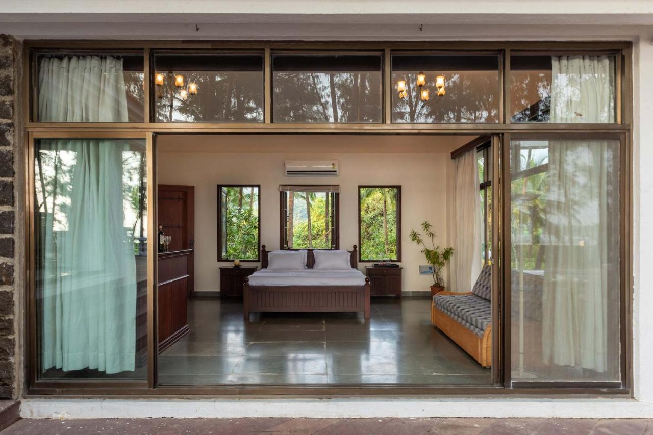 Casa Del Mer By Stayvista - Nearby Beach With, Sea-View Rooms & Coconut Farm Alibaug Exterior foto