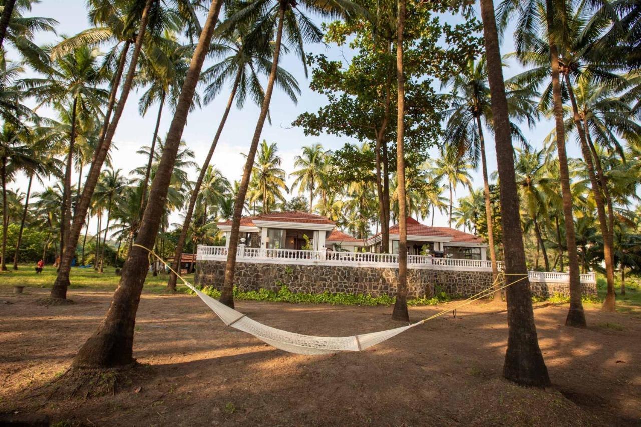 Casa Del Mer By Stayvista - Nearby Beach With, Sea-View Rooms & Coconut Farm Alibaug Exterior foto